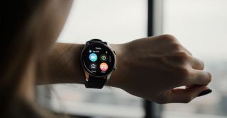 Best Smartwatches from AliExpress 2025 — Top Models &amp; Must-Have Accessories